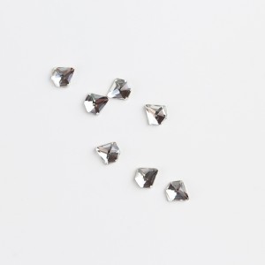 Műköröm Formakövek (10 db-os)  diamond 5mm clear