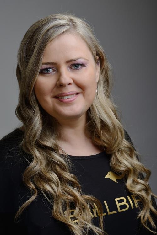 Kovács Erika - Era - műköröm tanfolyam oktató