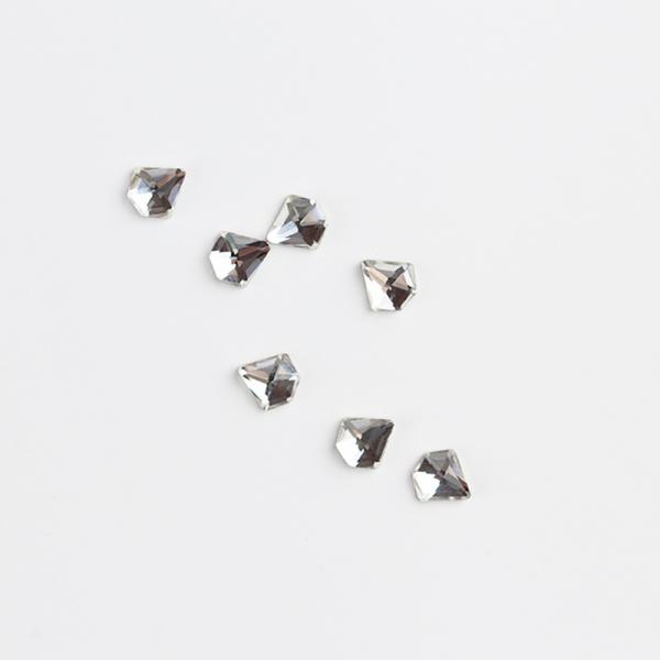 Műköröm Formakövek (10 db-os)  diamond 5mm clear